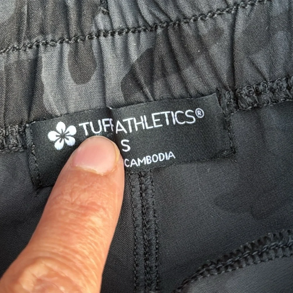 Tuff Athletics Women's Black Camo Lightweight Quick Dry Active Shorts - Picture 4 of 6